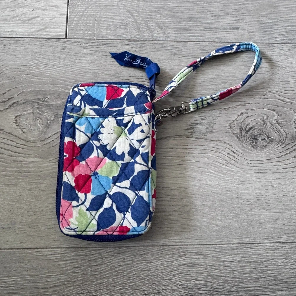 Vera Bradley Quilted Cotton Wristlet All in One Summer‎ Cottage